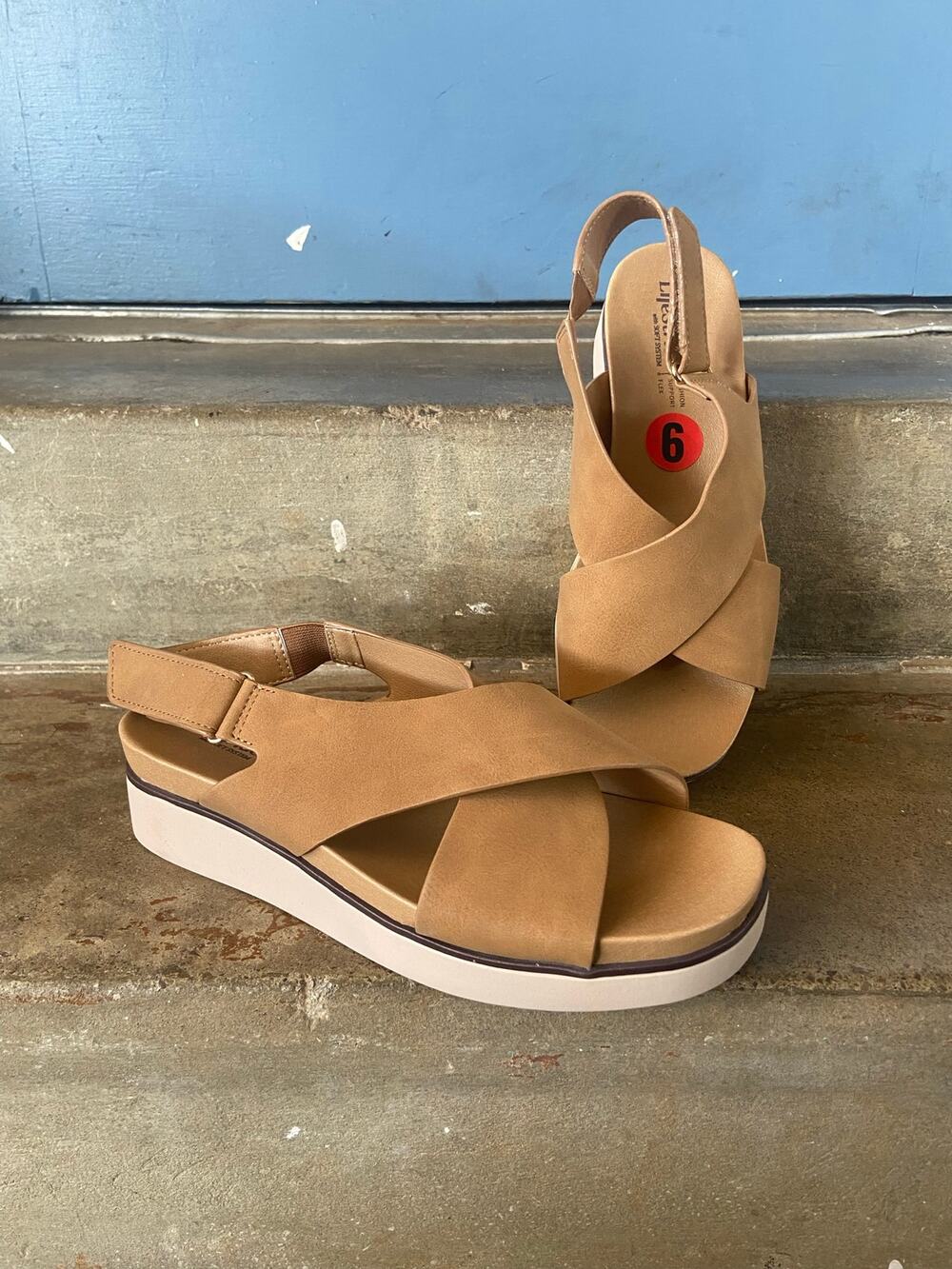 Lifestride Georgina tan criss cross strap comfort sandals